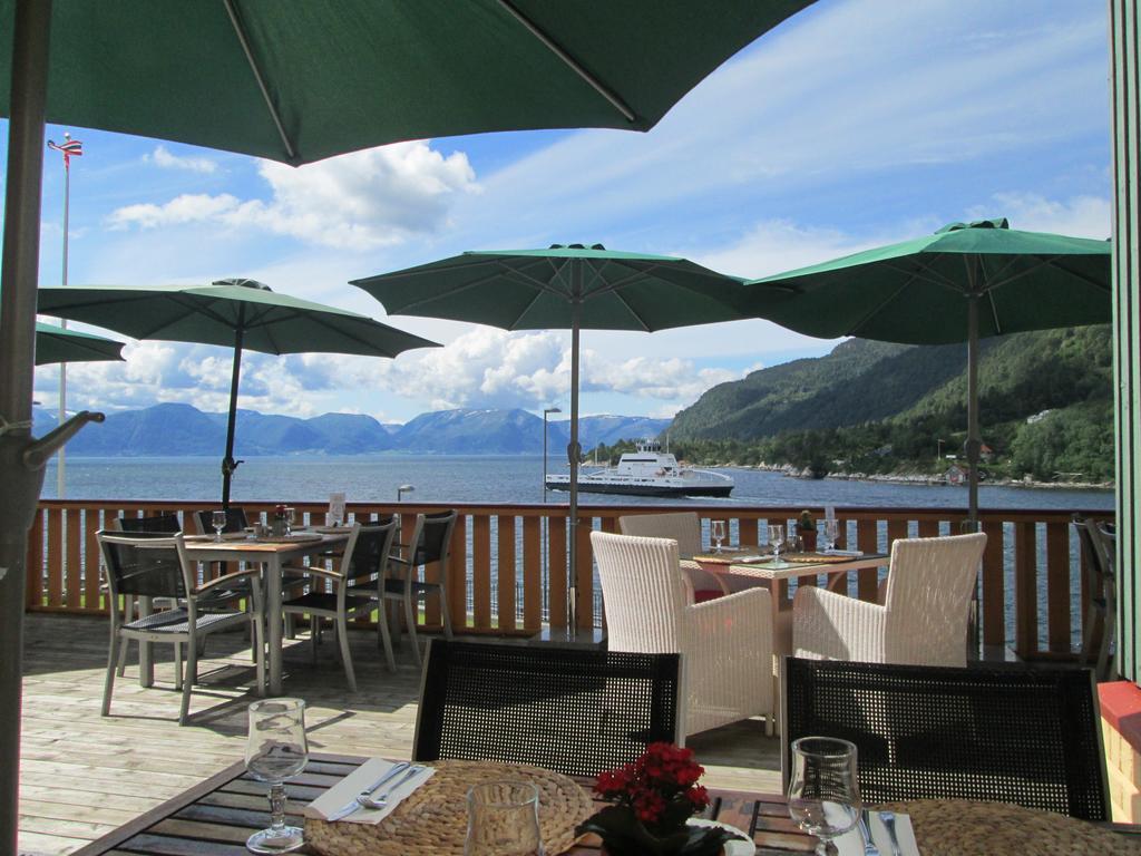 Lavik Fjord Hotel & Apartments Exterior photo